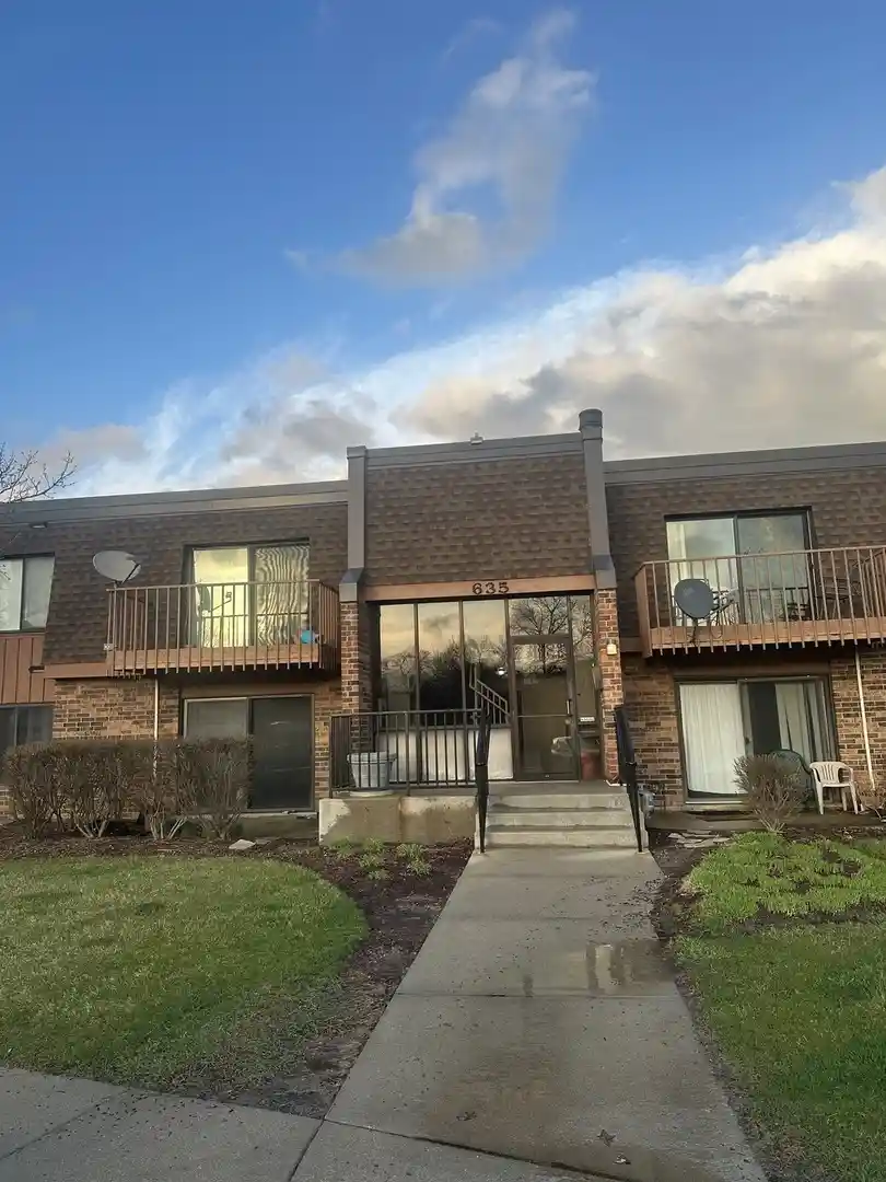 Listing Photo 1 - Condo for sale in 635 Limerick Ln located at 635 Limerick Ln, Schaumburg, IL 60193 - Unit #1A