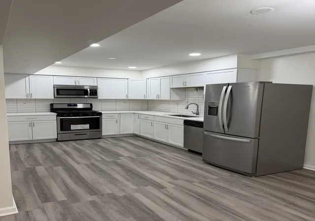 Listing Photo 3 - Condo for sale in building located at 635 Limerick Ln, Schaumburg, IL 60193 - Unit #1A