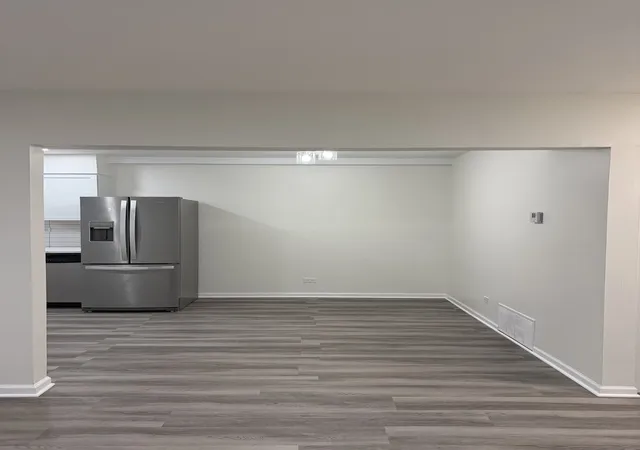 Listing Photo 5 - Condo for sale in building located at 635 Limerick Ln, Schaumburg, IL 60193 - Unit #1A