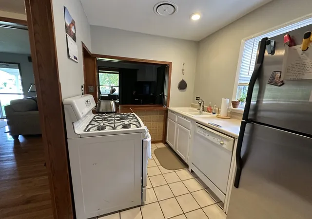 Homes for sale in Crystal Lake, IL | 37 S Heather Dr, Crystal Lake, IL 60014 | MLS# 12672429