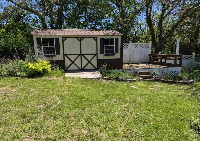 Homes for sale in Galesburg, IL | 112 Valley View Rd, Galesburg, IL 61401 | MLS# 12672452