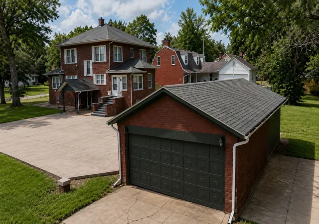 Homes for sale in Mt Vernon, IL | 1800 Franklin Ave, Mt Vernon, IL 62864 | MLS# 12672453