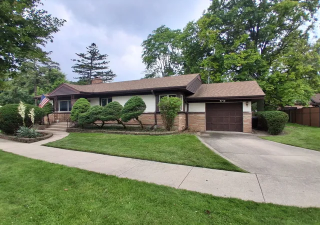Homes for sale in Park Ridge, IL | 1400 Park Ridge Blvd, Park Ridge, IL 60068 | MLS# 12672462