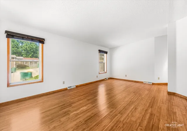 Homes for sale in Elgin, IL | 70 Melbrooke Rd, Elgin, IL 60123 | MLS# 12672579