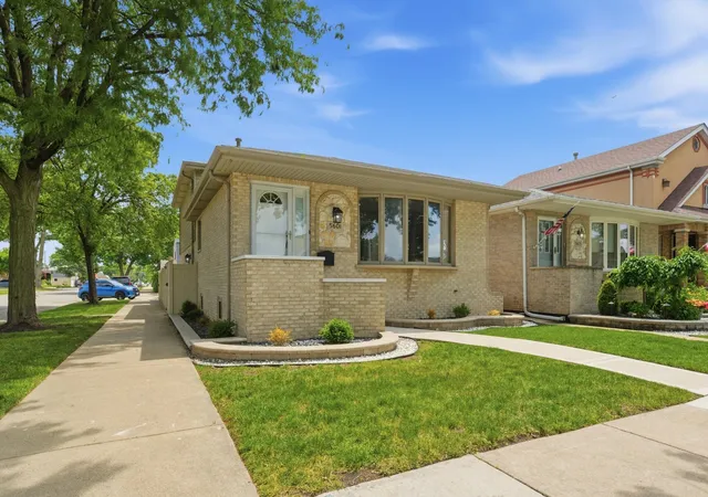 Homes for sale in Chicago, IL | 5601 S Sayre Ave, Chicago, IL 60638 | MLS# 12672621