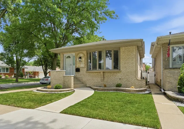 Homes for sale in Chicago, IL | 5601 S Sayre Ave, Chicago, IL 60638 | MLS# 12672621