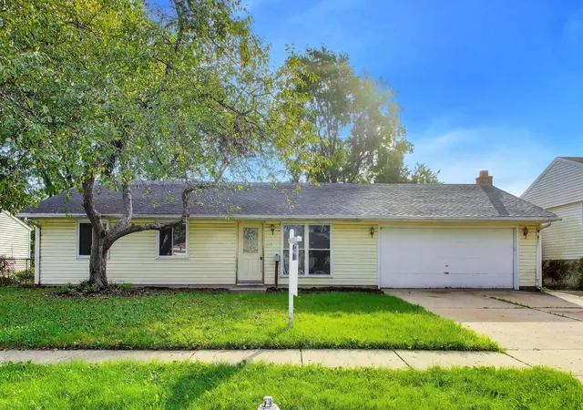 Photo 1 of Single family home for sale at 619 Parkside Cir, Streamwood, IL 60107 | MLS# 12672641 | Listing updated on 2026-10-04