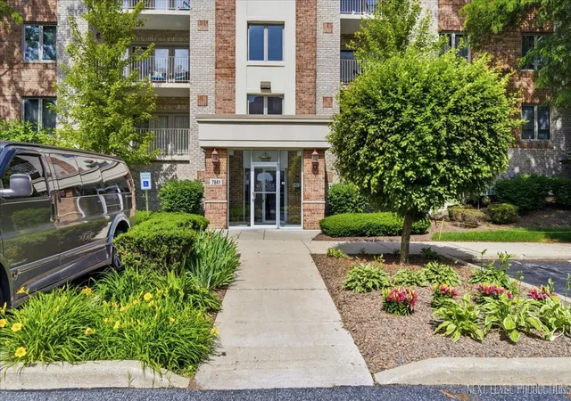 Homes for sale in Orland Park, IL | 7841 W 157th St #104, Orland Park, IL 60462 | MLS# 12672650