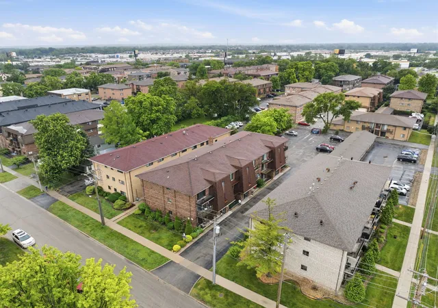 Homes for sale in Chicago Ridge, IL | 9812 Sayre Ave #3E, Chicago Ridge, IL 60415 | MLS# 12672652