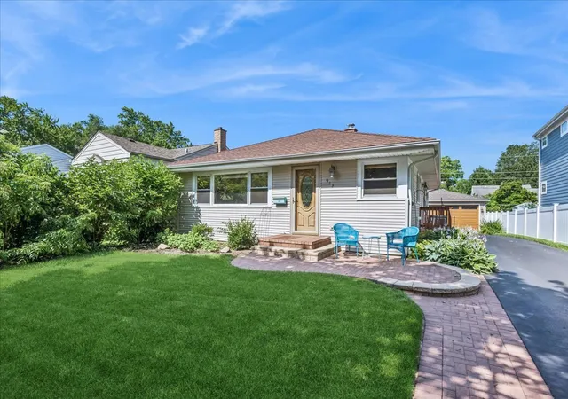 Homes for sale in Arlington Heights, IL | 912 N Kaspar Ave, Arlington Heights, IL 60004 | MLS# 12672668