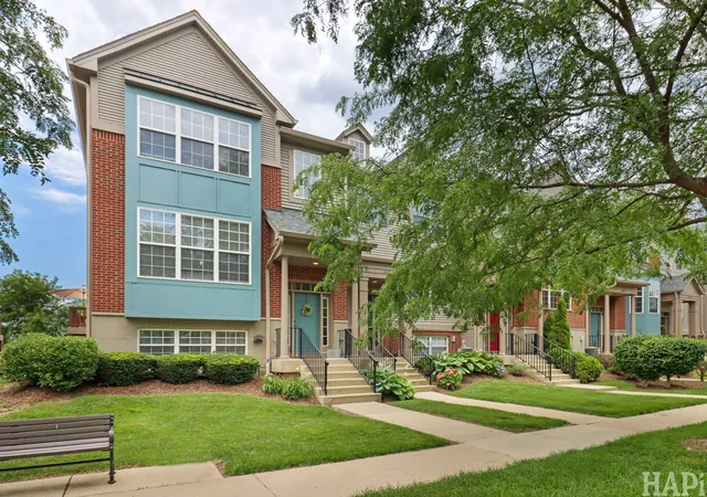 Homes for sale in Grayslake, IL | 1623 Station Park Dr #1623, Grayslake, IL 60030 | MLS# 12672669