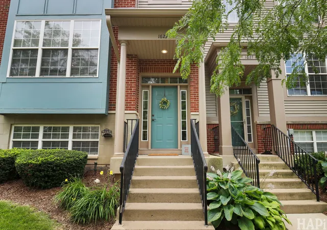 Homes for sale in Grayslake, IL | 1623 Station Park Dr #1623, Grayslake, IL 60030 | MLS# 12672669