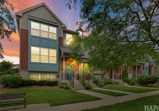 Homes for sale in Grayslake, IL | 1623 Station Park Dr #1623, Grayslake, IL 60030 | MLS# 12672669
