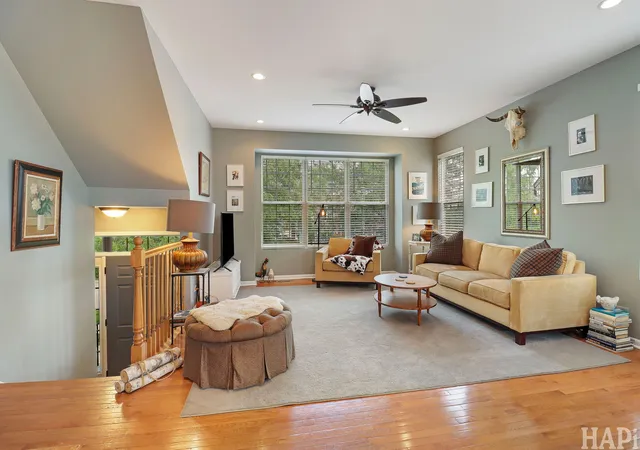 Homes for sale in Grayslake, IL | 1623 Station Park Dr #1623, Grayslake, IL 60030 | MLS# 12672669