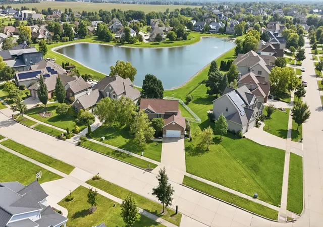 Photo 2 of Single family home for sale at 1618 English Oak Dr, Champaign, IL 61822 | MLS# 12672685 | Listing updated on 2026-09-25