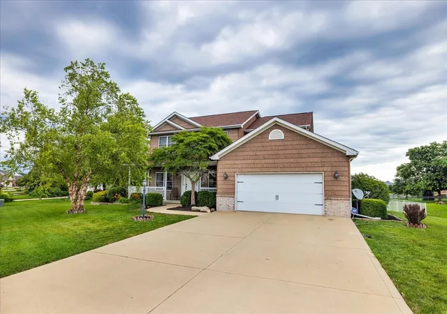 5th image of 1618 English Oak Dr, Champaign, IL 61822 | MLS# 12672685