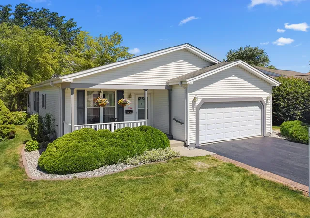 Homes for sale in Grayslake, IL | 3420 Steeplechase Wy, Grayslake, IL 60030 | MLS# 12672691