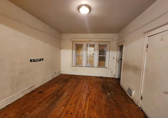 Homes for sale in Chicago, IL | 5242 S Sangamon St, Chicago, IL 60609 | MLS# 12672722