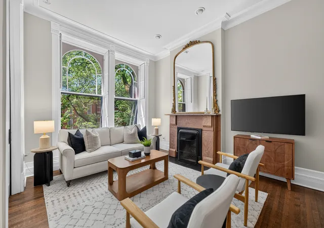 Homes for sale in Chicago, IL | 820 W Webster Ave #2W, Chicago, IL 60614 | MLS# 12672735