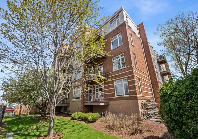 Homes for sale in Oak Park, IL | 515 N Harlem Ave #203, Oak Park, IL 60302 | MLS# 12672739