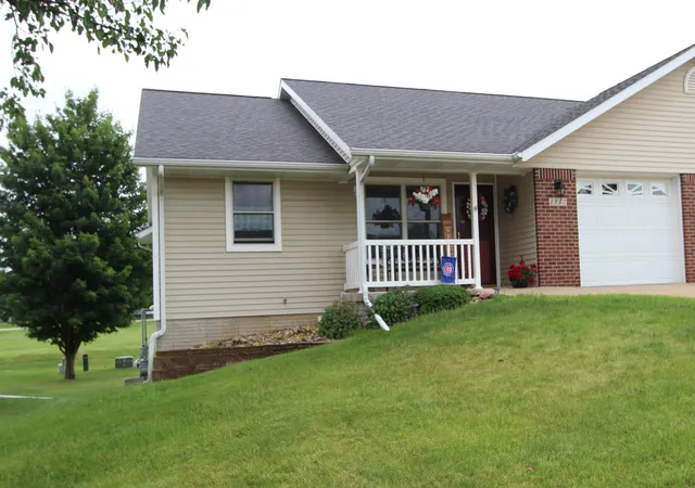 Homes for sale in Fulton, IL | 1117 6th Ave #1, Fulton, IL 61252 | MLS# 12672757