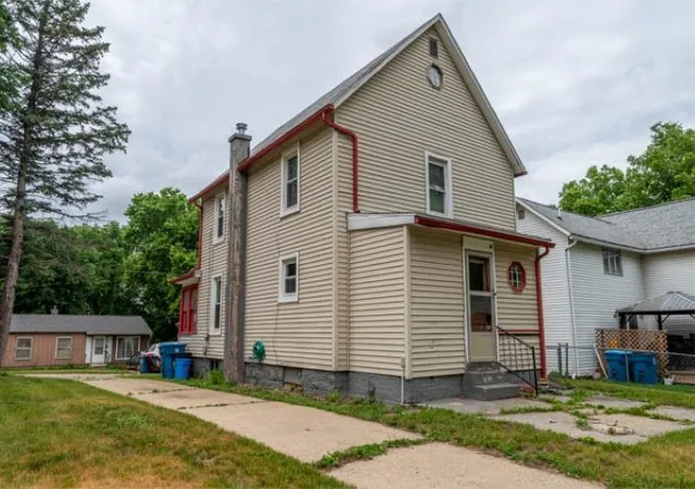 Homes for sale in Dixon, IL | 918 Jackson Ave, Dixon, IL 61021 | MLS# 12672758