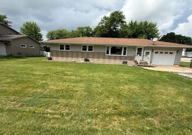Photo 1 of Single family home for sale at 206 S Park St, Alpha, IL 61413 | MLS# 12672769 | Listing updated on 2026-09-12
