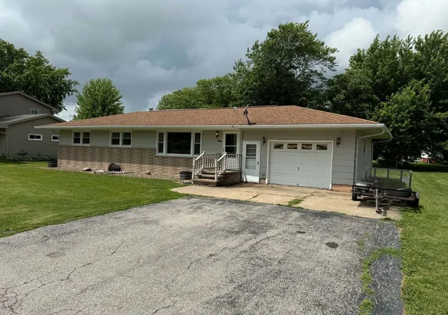 Photo 2 of Single family home for sale at 206 S Park St, Alpha, IL 61413 | MLS# 12672769 | Listing updated on 2026-09-12