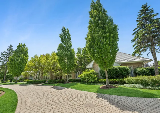 2nd image of 855 Jennifer Ct, Lake Forest, IL 60045 | MLS# 12672819
