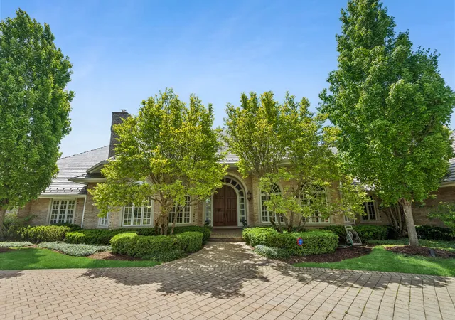3rd image of 855 Jennifer Ct, Lake Forest, IL 60045 | MLS# 12672819
