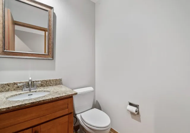 2nd image of 604 S Laflin Street, Chicago, IL 60607 | Houzeo