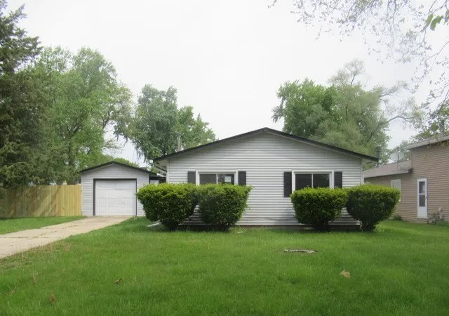 Homes for sale in Montgomery, IL | 12 Circle Dr E, Montgomery, IL 60538 | MLS# 12672832
