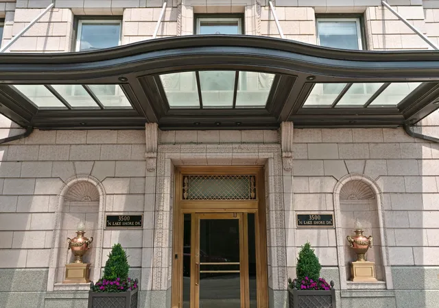 Homes for sale in Chicago, IL | 3500 N Lake Shore Dr #3C, Chicago, IL 60657 | MLS# 12672845