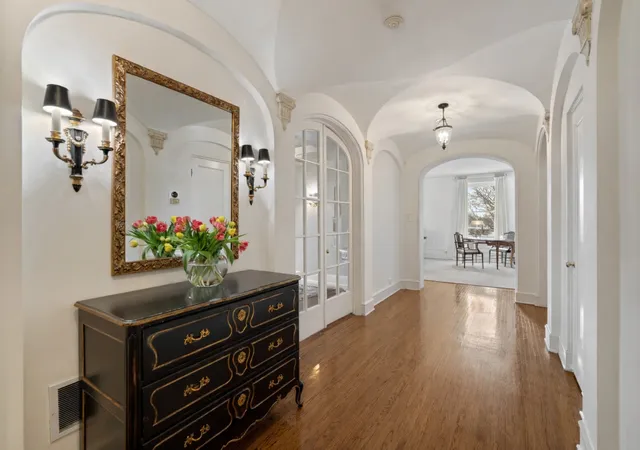 Homes for sale in Chicago, IL | 3500 N Lake Shore Dr #3C, Chicago, IL 60657 | MLS# 12672845