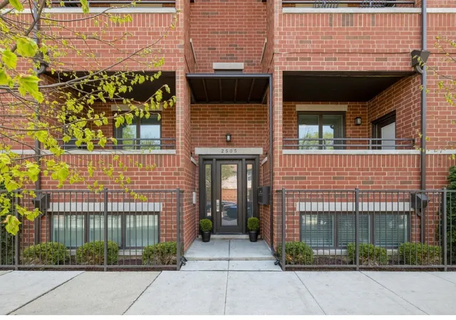 Homes for sale in Chicago, IL | 2505 W Potomac Ave #1W, Chicago, IL 60622 | MLS# 12672857