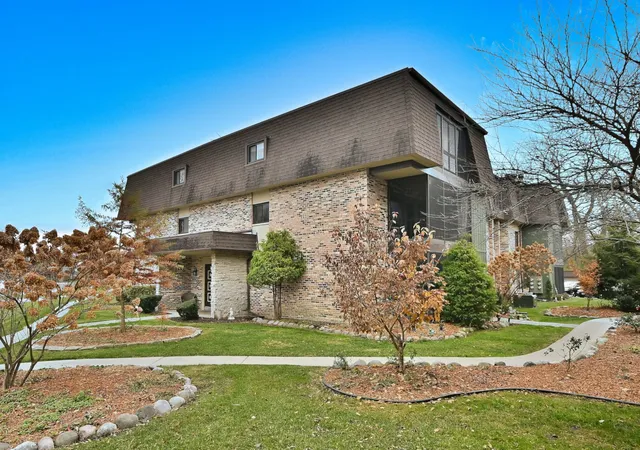 Homes for sale in Palos Hills, IL | 9176 South Rd #1B, Palos Hills, IL 60465 | MLS# 12672870