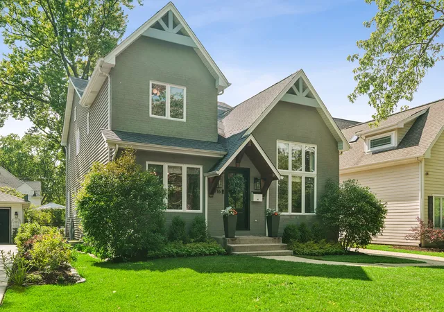 1st image of 716 Highland Ave, Barrington, IL 60010 | MLS# 12672879