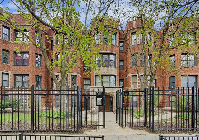 Homes for sale in Chicago, IL | 1200 W Sherwin Ave, Chicago, IL 60626