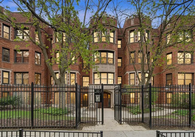 Homes for sale in Chicago, IL | 1200 W Sherwin Ave, Chicago, IL 60626