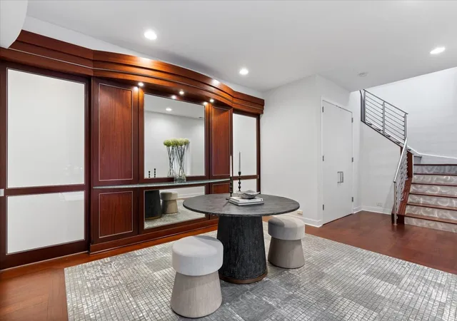 3rd image of 460 W Superior St #4-5, Chicago, IL 60654 | MLS# 12672952