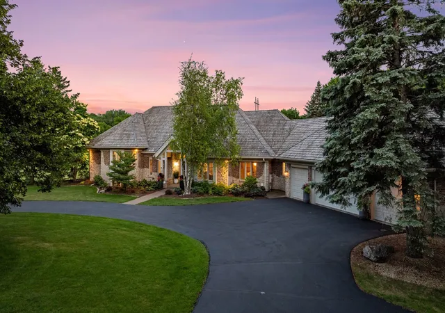 Homes for sale in Wayzata, MN | 1615 Northridge Dr, Wayzata, MN 55391 | MLS# 12672998