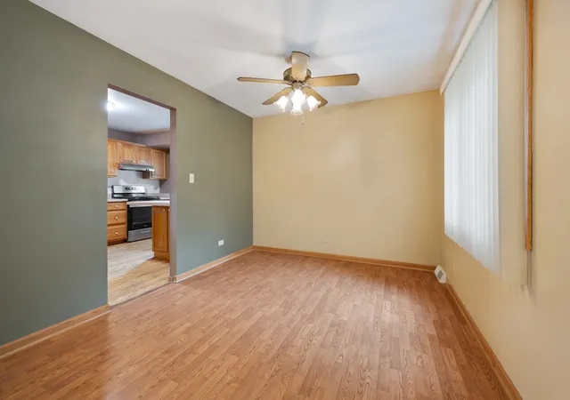 5th image of 1381 Volkamer Trl, Elk Grove Village, IL 60007 | MLS# 12673024