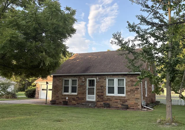 Homes for sale in Murphysboro, IL | 1232 Dallas Rd, Murphysboro, IL 62966 | MLS# 12673034