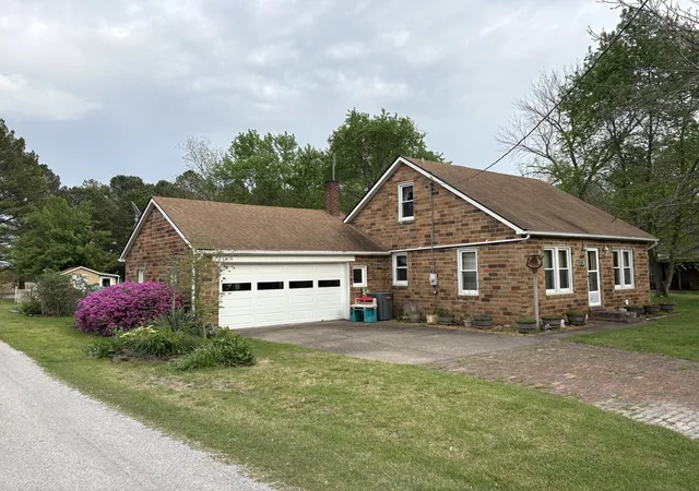 Homes for sale in Murphysboro, IL | 1232 Dallas Rd, Murphysboro, IL 62966 | MLS# 12673034