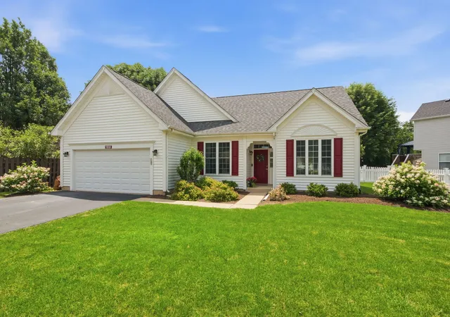 Homes for sale in Bolingbrook, IL | 169 Sandalwood Ln, Bolingbrook, IL 60440 | MLS# 12673059