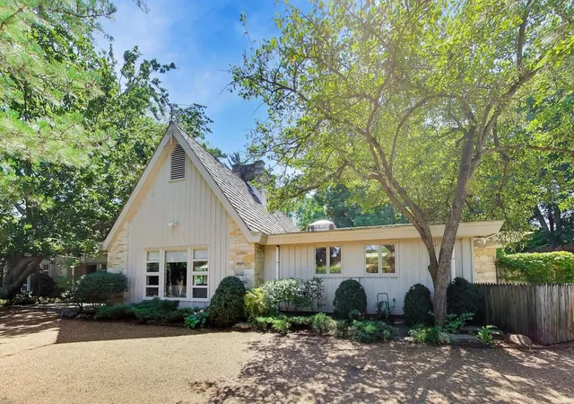 Photo 3 of Single family home for sale at 42 Woodley Rd, Winnetka, IL 60093 | MLS# 12673083 | Listing updated on 2026-08-02