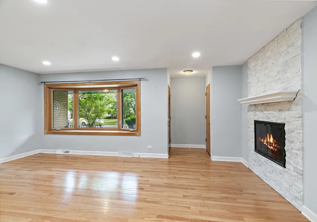 Homes for sale in Palatine, IL | 51 E Heron Dr, Palatine, IL 60067 | MLS# 12673094
