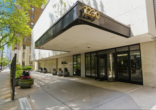 Photo 1 of Condo for sale at 1230 N State Pkwy #5B, Chicago, IL 60610 | MLS# 12673167 | Listing updated on 2026-09-24