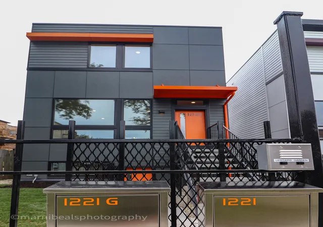 Homes for sale in Chicago, IL | 1221 E Marquette Rd, Chicago, IL 60637 | MLS# 12673209
