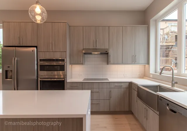 Homes for sale in Chicago, IL | 1221 E Marquette Rd, Chicago, IL 60637 | MLS# 12673209